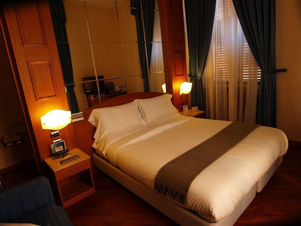 69 Manin Street Hotell Rom Exteriör bild
