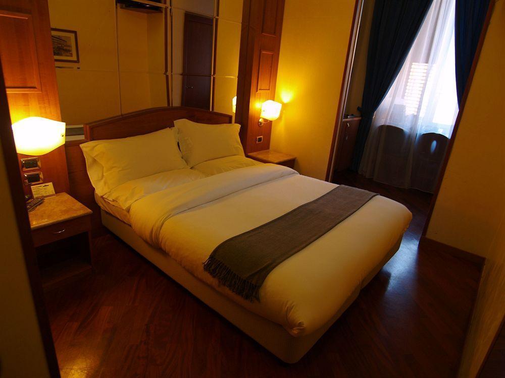 69 Manin Street Hotell Rom Exteriör bild